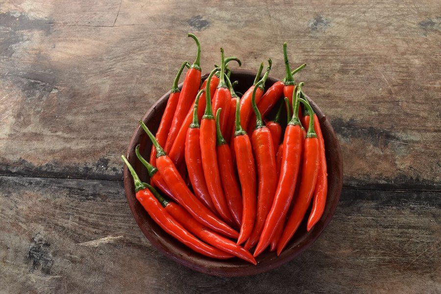 red cayenne peppers