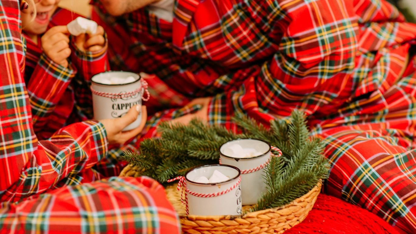 The Homesteaderâs Christmas Pantry: Seasonal Canning, Baking & Gifting Ideas