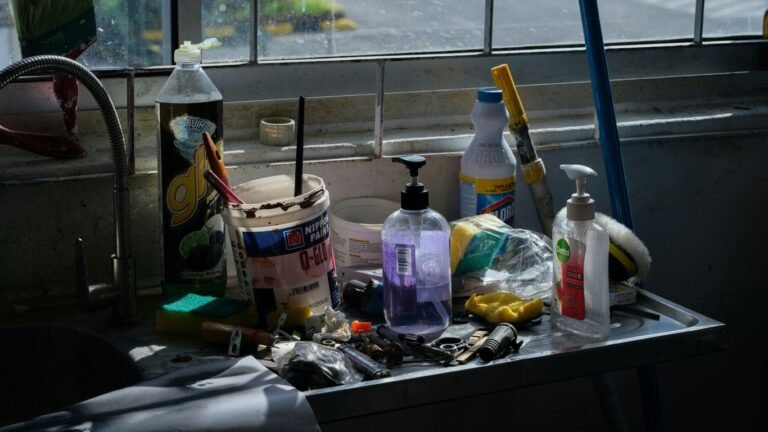 10 Handmade Cleaning Products You Can Make at Home