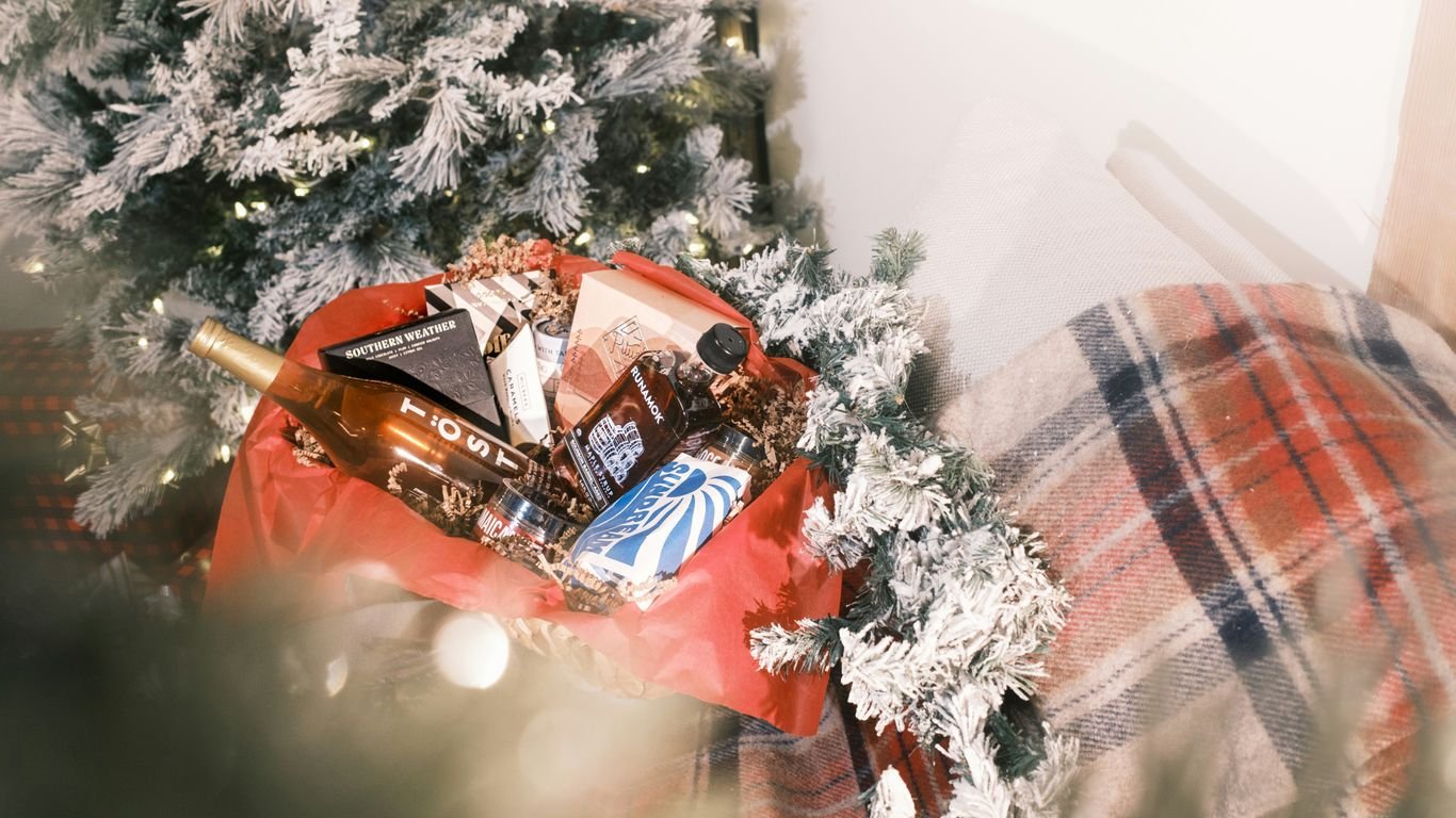12 Thoughtful Homestead Gift Basket Ideas for Every Season